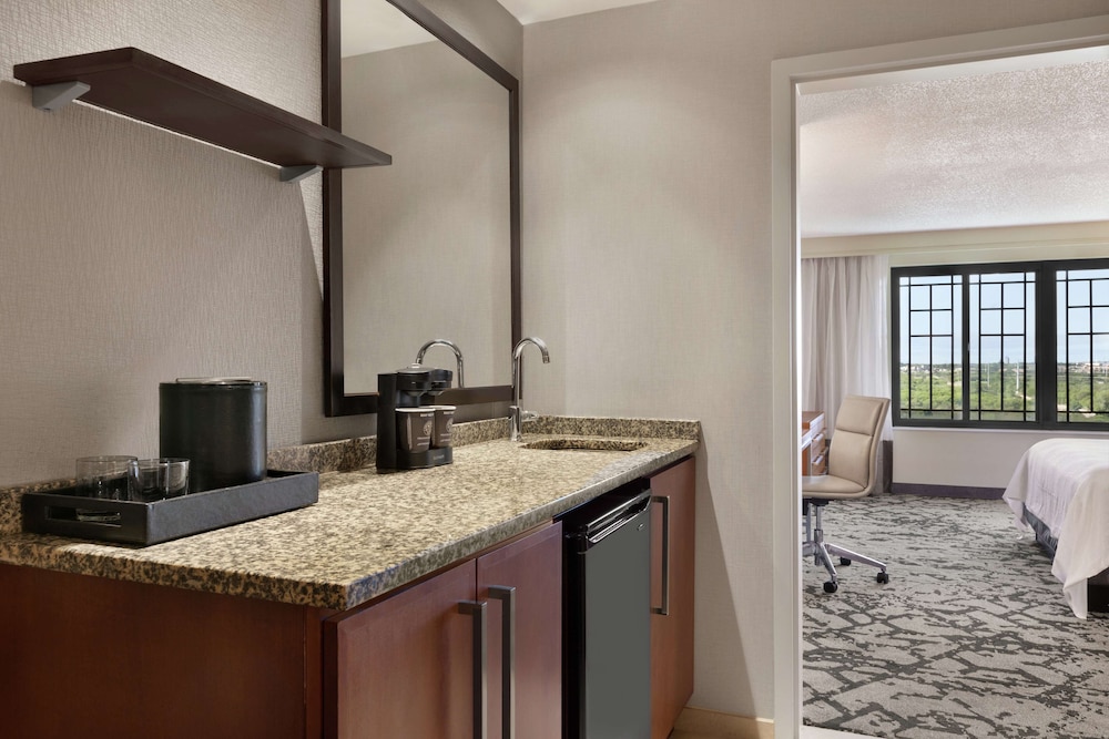 Embassy Suites by Hilton Dallas DFW Airport North — Hotel rooms in Grapevine, Texas