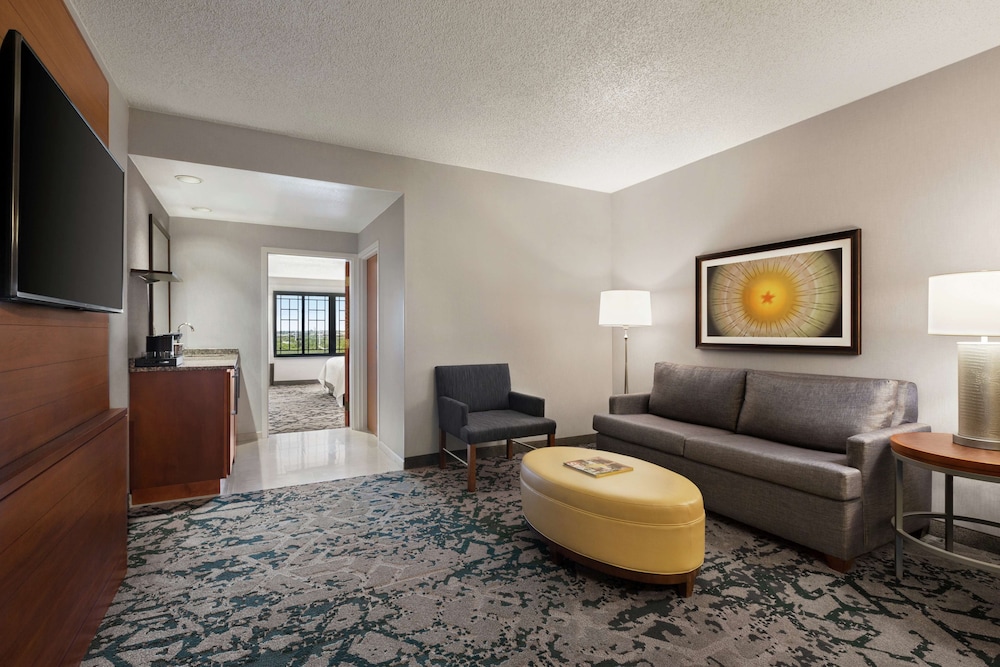Embassy Suites by Hilton Dallas DFW Airport North — Hotel rooms in Grapevine, Texas