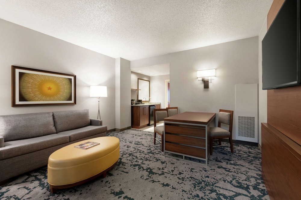 Embassy Suites by Hilton Dallas DFW Airport North — Hotel rooms in Grapevine, Texas