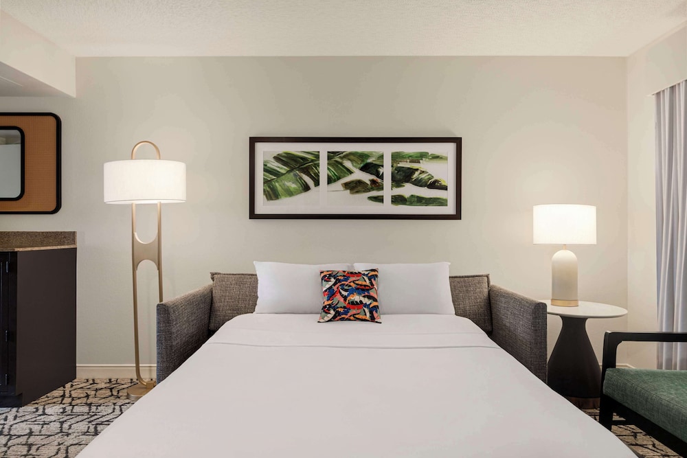 Embassy Suites by Hilton Fort Lauderdale 17th Street — Hotel rooms in Fort Lauderdale, Florida