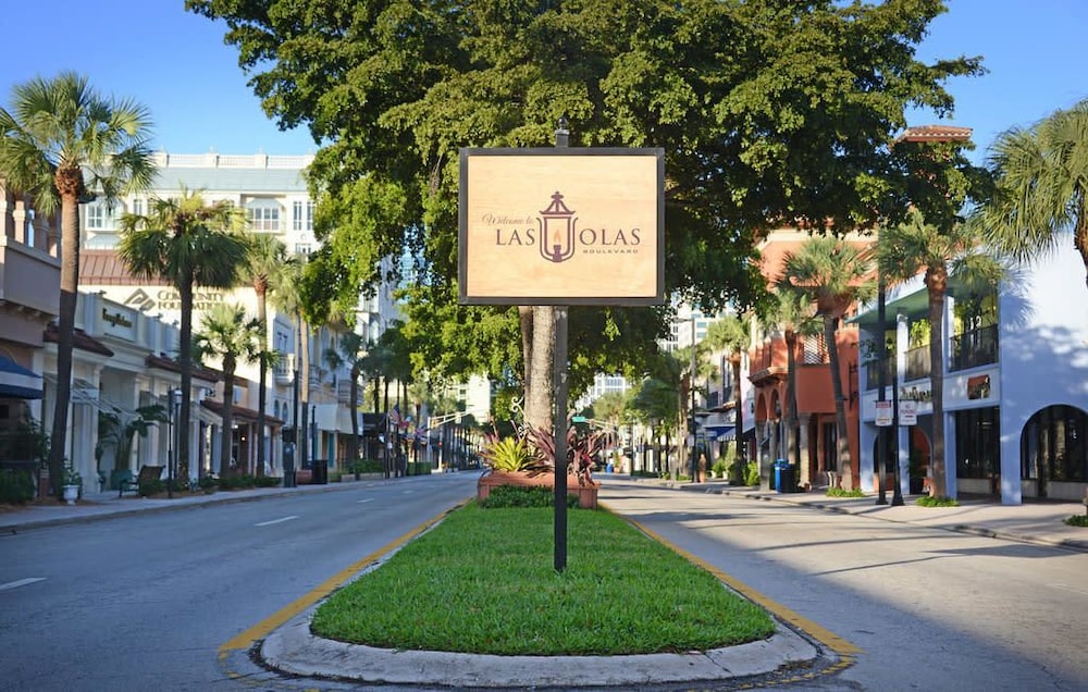 Embassy Suites by Hilton Fort Lauderdale 17th Street — Attractions in the area in Fort Lauderdale, Florida