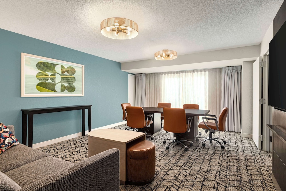 Embassy Suites by Hilton Fort Lauderdale 17th Street — Hotel rooms in Fort Lauderdale, Florida