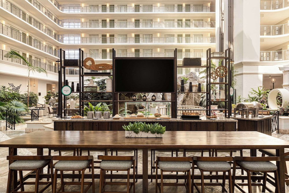Embassy Suites by Hilton Fort Lauderdale 17th Street — Restaurant & bars in Fort Lauderdale, Florida