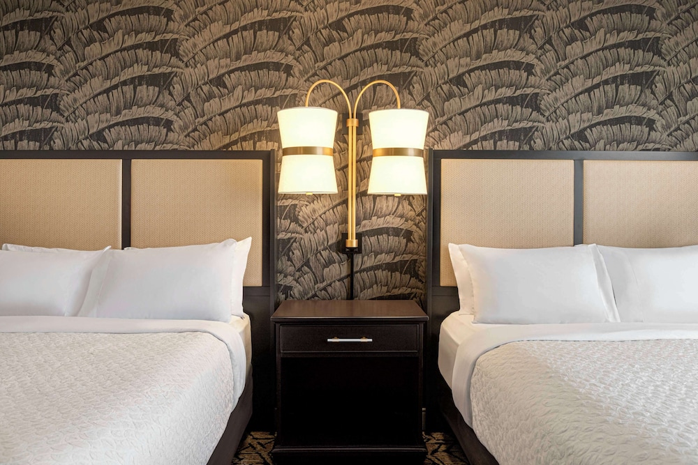 Embassy Suites by Hilton Fort Lauderdale 17th Street — Hotel rooms in Fort Lauderdale, Florida