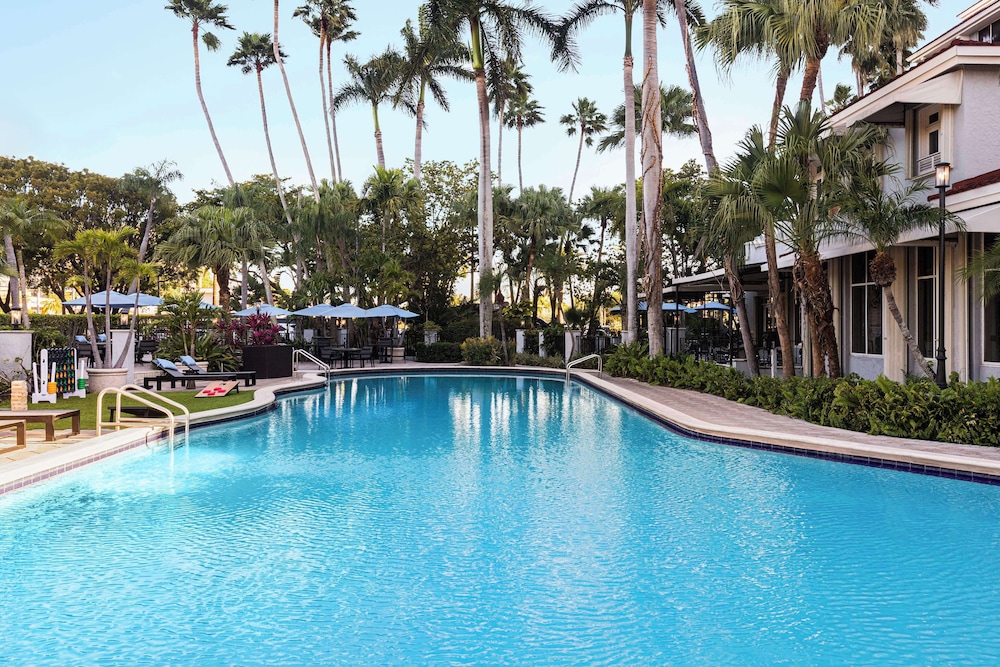 Embassy Suites by Hilton Fort Lauderdale 17th Street — Swimming pool in Fort Lauderdale, Florida