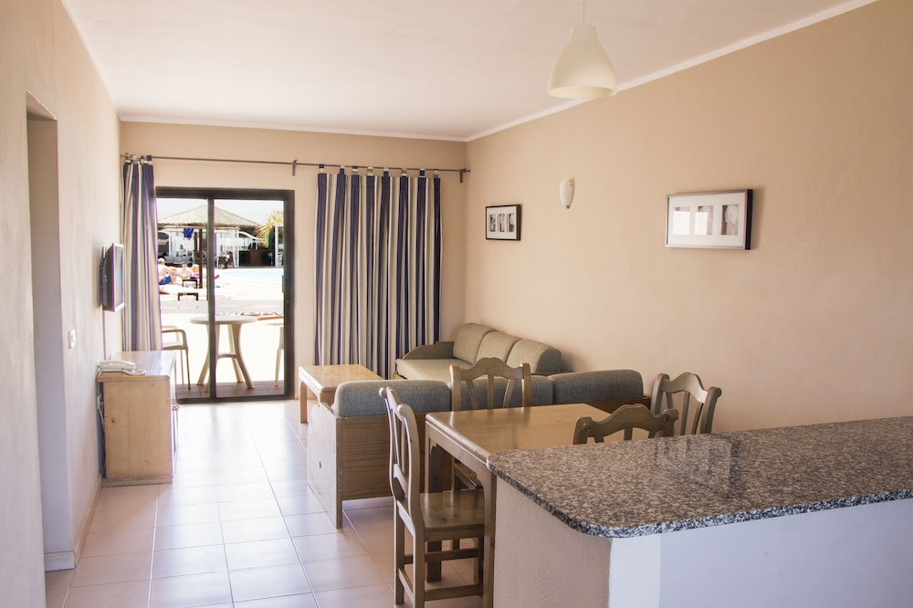 Apartamentos Lanzarote Paradise — Hotel rooms in Costa Teguise, Canary Islands