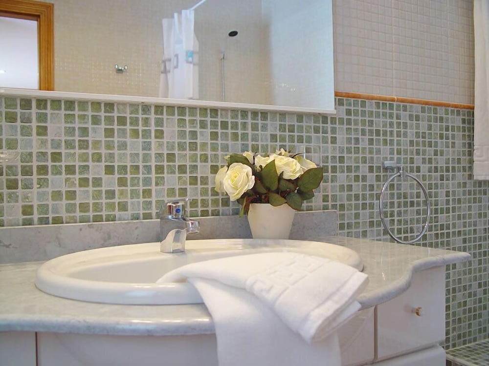 Apartamentos Lanzarote Paradise — Hotel rooms in Costa Teguise, Canary Islands