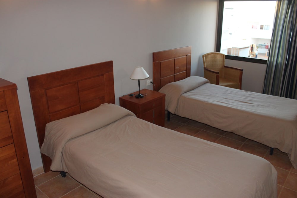 Apartamentos Lanzarote Paradise — Hotel rooms in Costa Teguise, Canary Islands