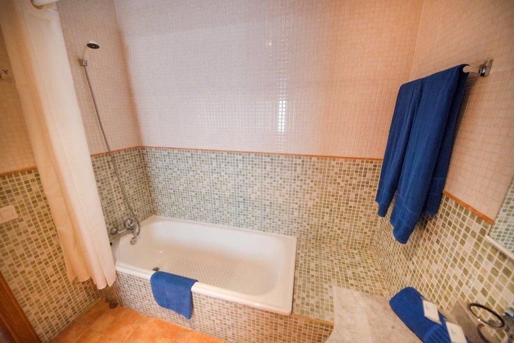 Apartamentos Lanzarote Paradise — Hotel rooms in Costa Teguise, Canary Islands