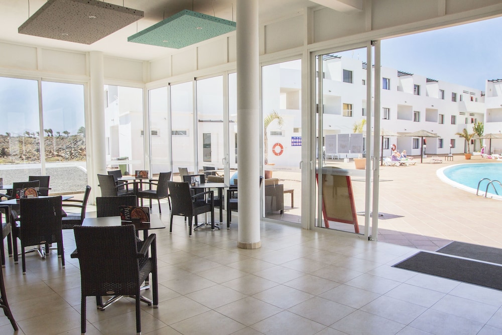 Apartamentos Lanzarote Paradise — Restaurant & bars in Costa Teguise, Canary Islands