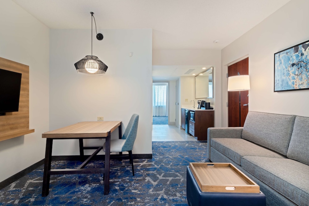 Embassy Suites by Hilton Tampa USF Near Busch Gardens — Hotel rooms in Tampa, Florida