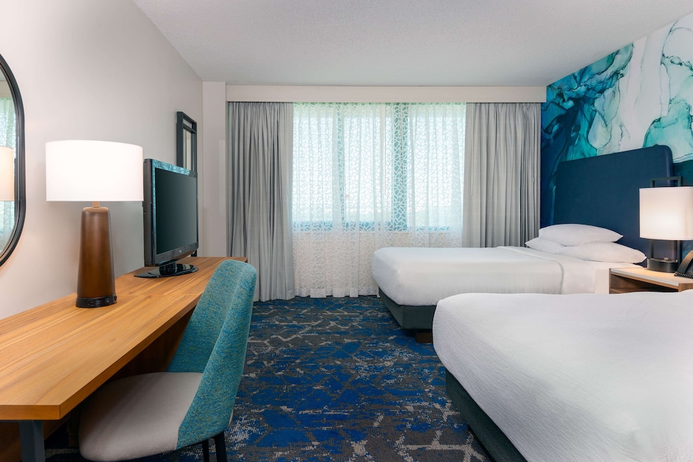 Embassy Suites by Hilton Tampa USF Near Busch Gardens — Hotel rooms in Tampa, Florida