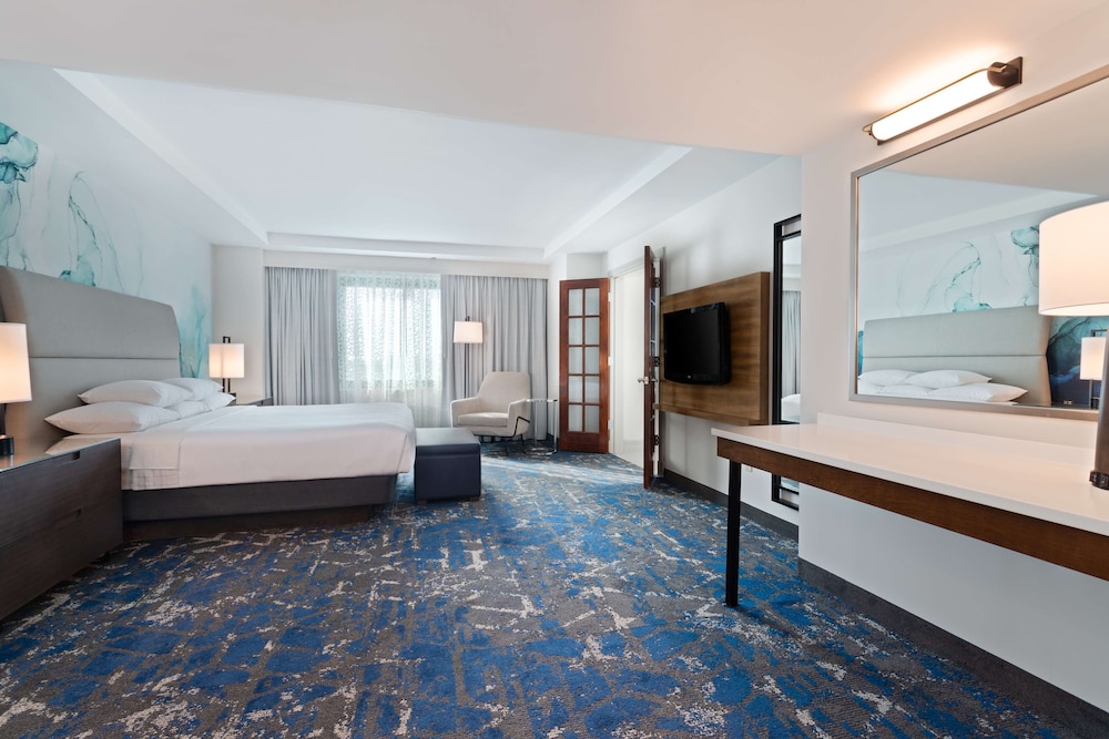 Embassy Suites by Hilton Tampa USF Near Busch Gardens — Hotel rooms in Tampa, Florida