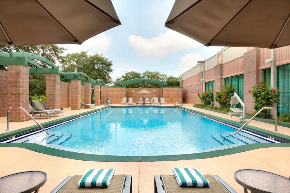 Embassy Suites by Hilton Tampa USF Near Busch Gardens — Main photo in Tampa, Florida