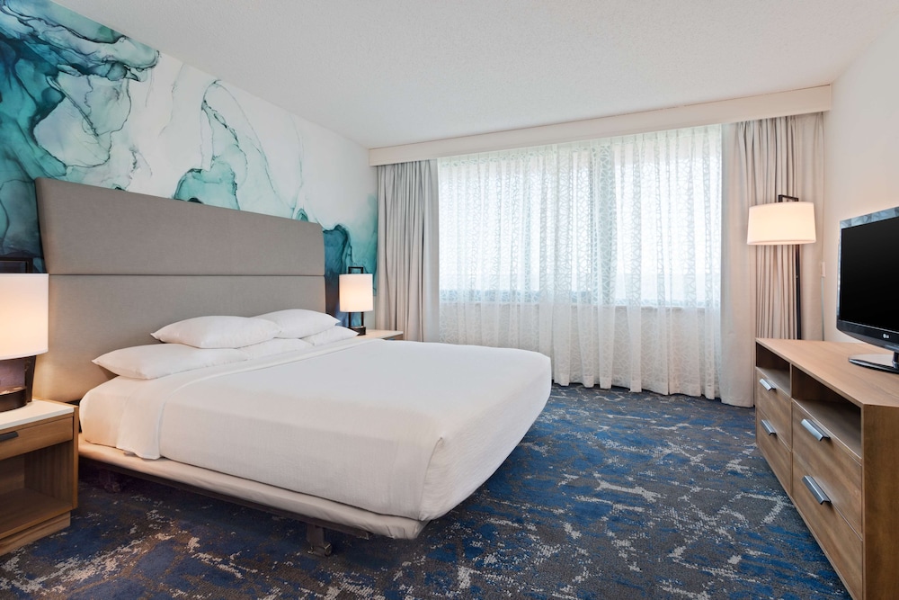 Embassy Suites by Hilton Tampa USF Near Busch Gardens — Hotel rooms in Tampa, Florida