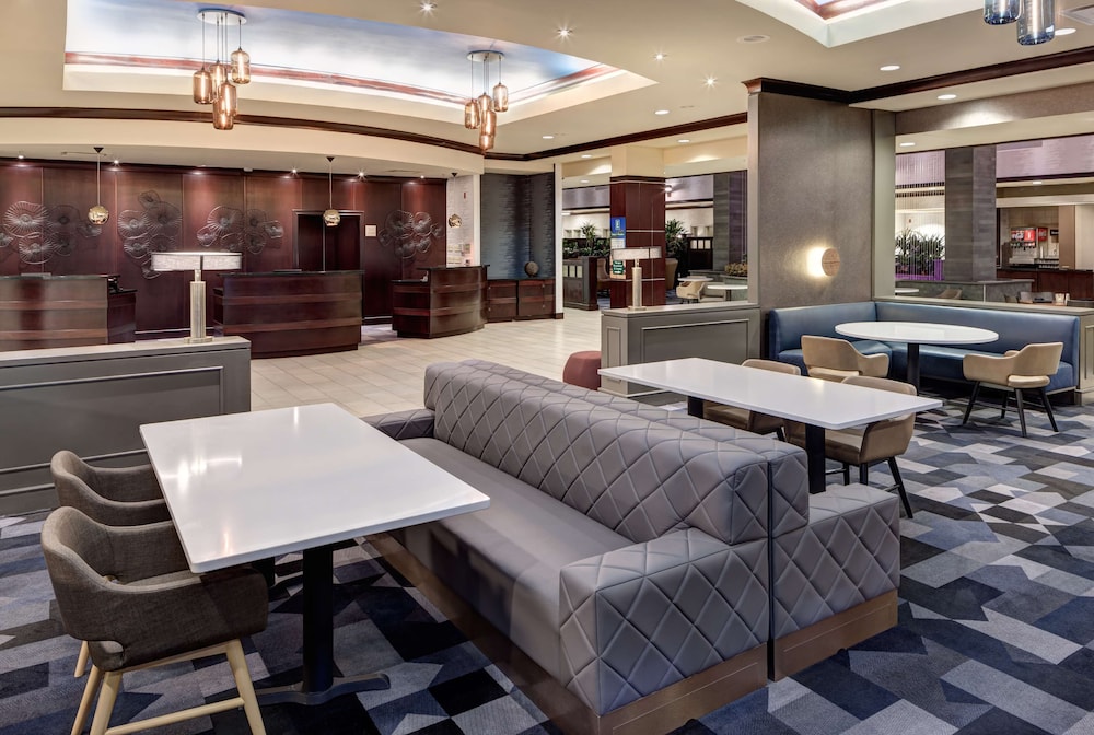 Embassy Suites by Hilton Tampa Brandon — Restaurant & bars in Tampa, Florida