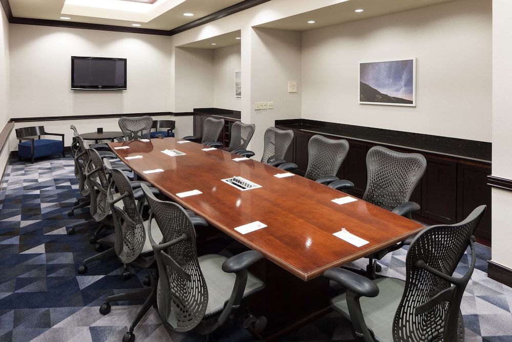 Embassy Suites by Hilton Tampa Brandon — Hotel building in Tampa, Florida