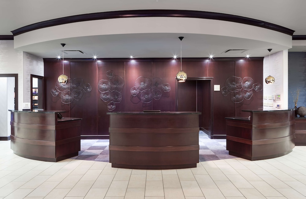 Embassy Suites by Hilton Tampa Brandon — Hotel building in Tampa, Florida
