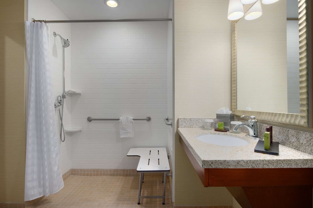 Embassy Suites by Hilton Tampa Brandon — Hotel rooms in Tampa, Florida