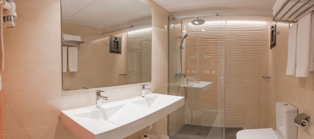 Apartamentos Los Ángeles — Hotel rooms in San Antonio, Balearic Islands