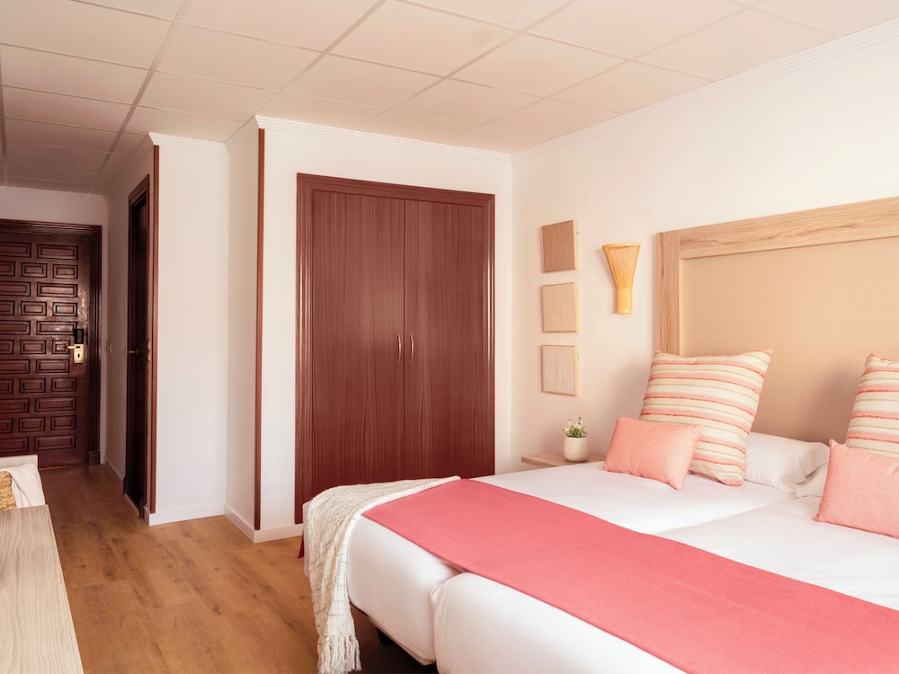 Ona Las Rampas — Hotel rooms in Fuengirola, Andalusia