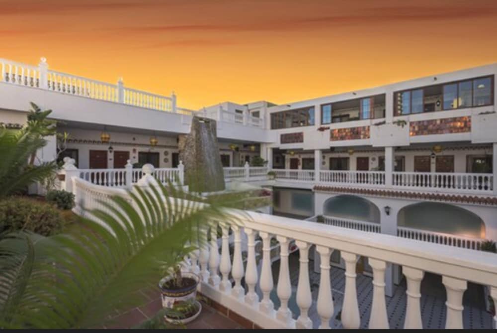 Ona Las Rampas — Hotel building in Fuengirola, Andalusia