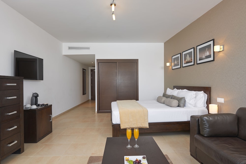 Melia Dunas Beach Resort & Spa - All Inclusive — Hotel rooms in Santa Maria