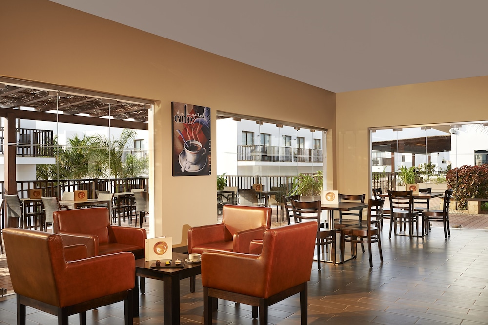 Melia Dunas Beach Resort & Spa - All Inclusive — Restaurant & bars in Santa Maria