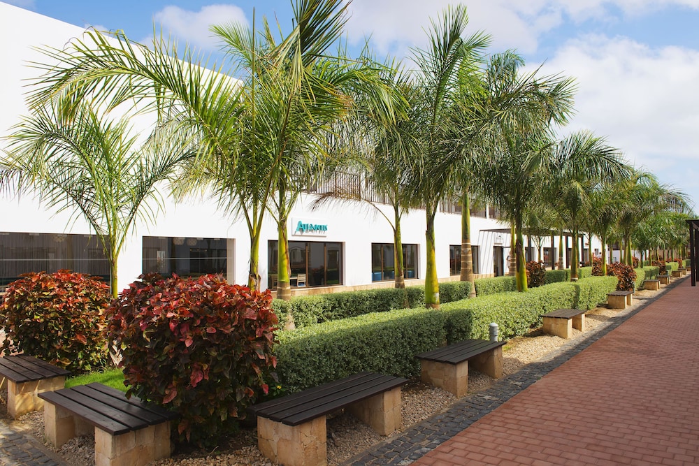 Melia Dunas Beach Resort & Spa - All Inclusive — Hotel building in Santa Maria