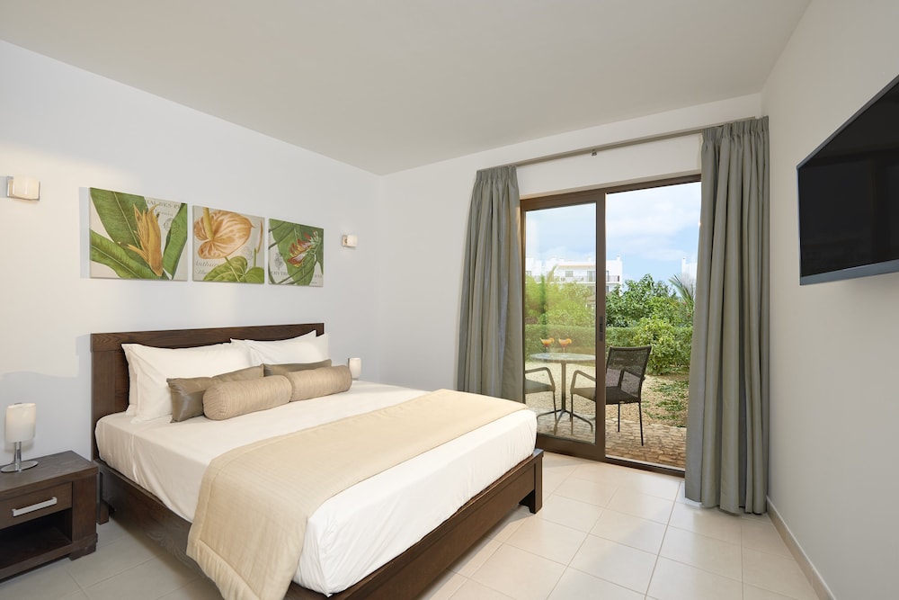 Melia Dunas Beach Resort & Spa - All Inclusive — Hotel rooms in Santa Maria
