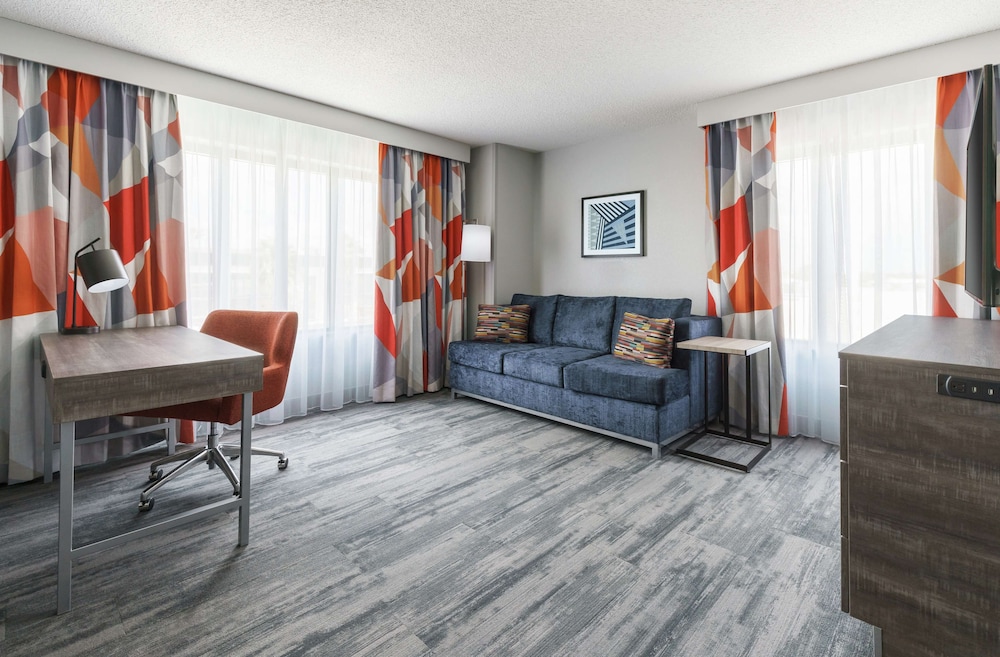 Hampton Inn & Suites Tampa/Ybor City/Downtown — Hotel rooms in Tampa, Florida