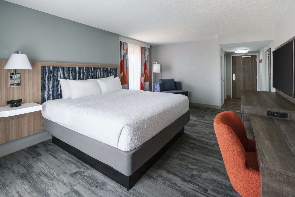 Hampton Inn & Suites Tampa/Ybor City/Downtown — Hotel rooms in Tampa, Florida