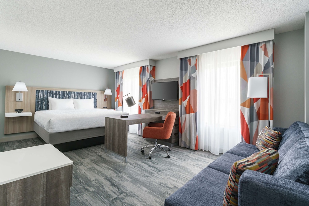 Hampton Inn & Suites Tampa/Ybor City/Downtown — Hotel rooms in Tampa, Florida