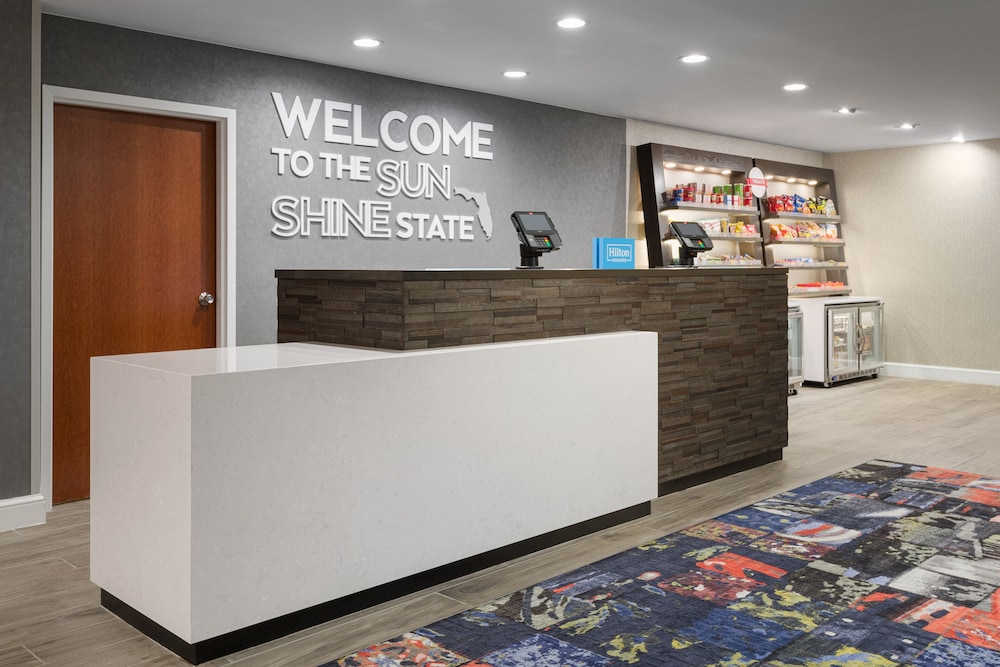 Hampton Inn & Suites Tampa/Ybor City/Downtown — Hotel building in Tampa, Florida