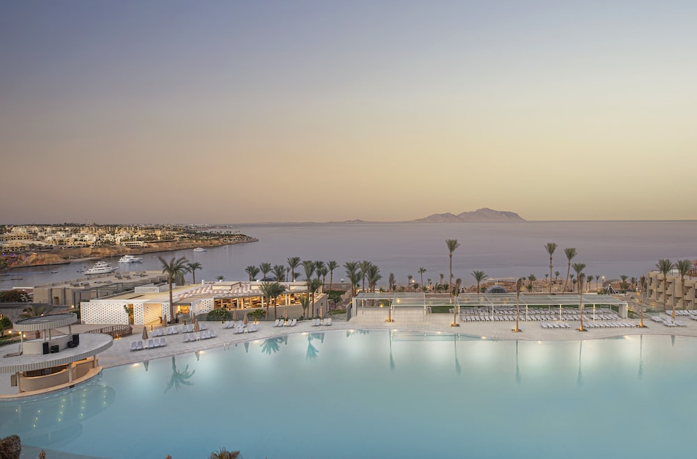 V Hotel Sharm El Sheikh — Swimming pool in Sharm El Sheikh, Red Sea