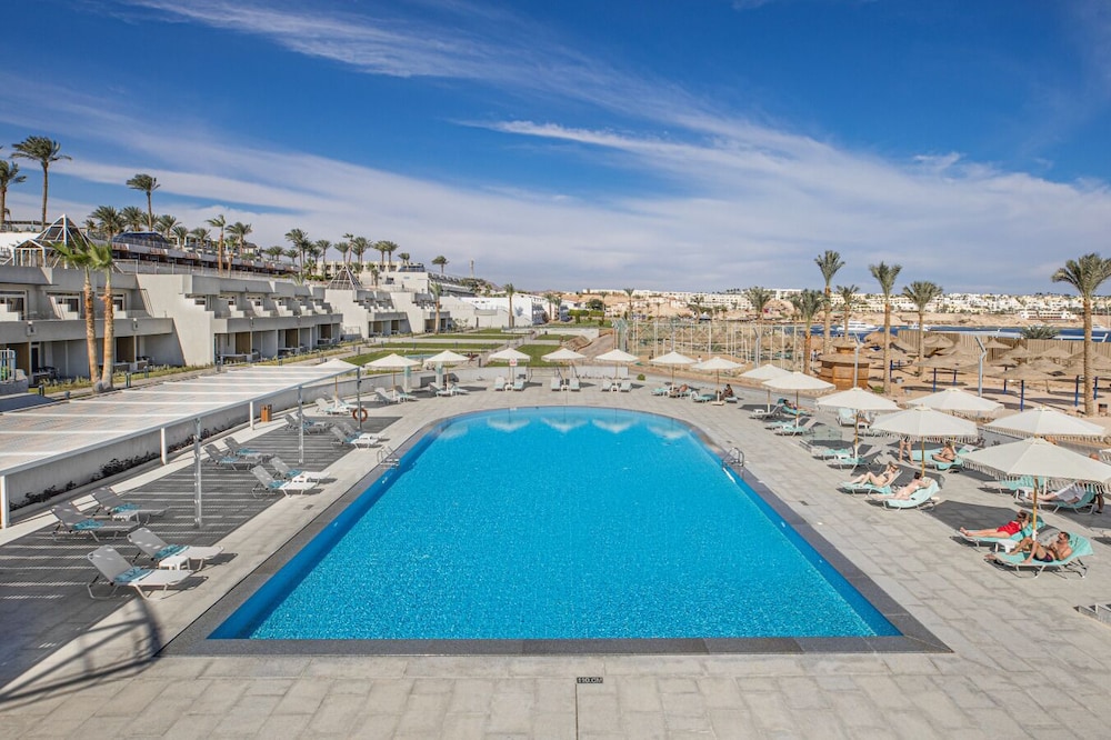 V Hotel Sharm El Sheikh — Swimming pool in Sharm El Sheikh, Red Sea