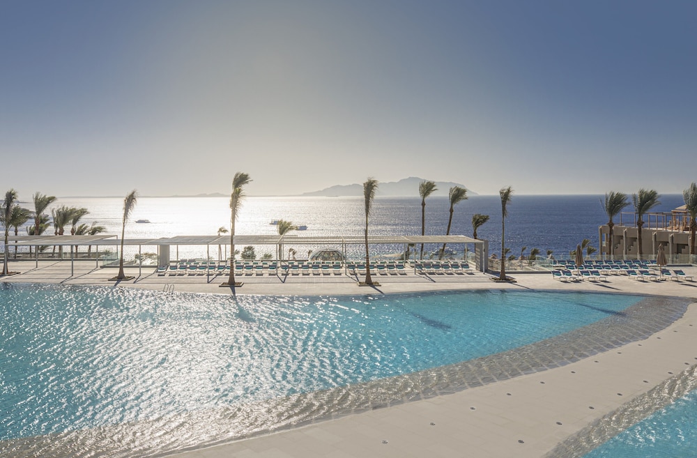 V Hotel Sharm El Sheikh — Swimming pool in Sharm El Sheikh, Red Sea