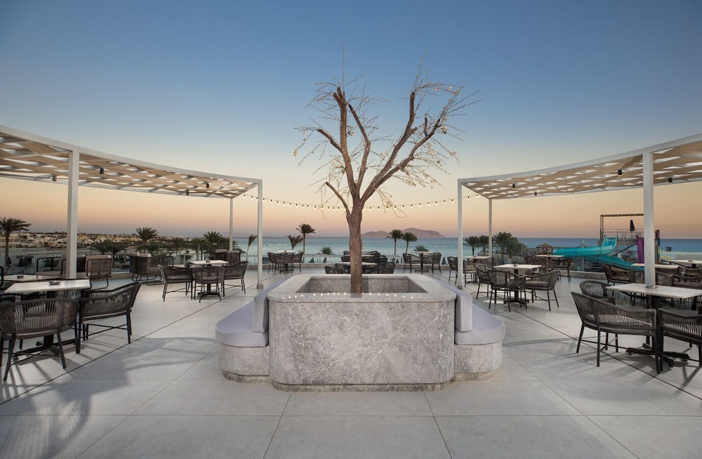 V Hotel Sharm El Sheikh — Restaurant & bars in Sharm El Sheikh, Red Sea