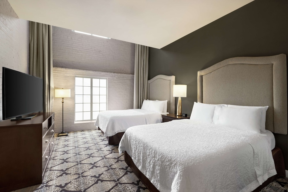 Hampton Inn & Suites New Orleans Convention Center — Hotel rooms in New Orleans, Louisiana