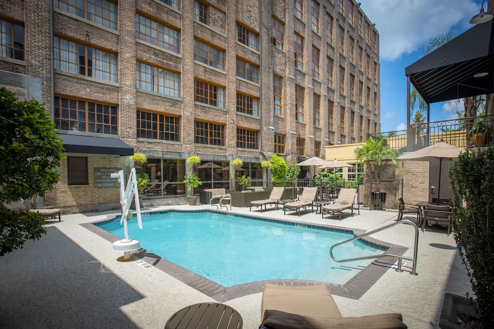 Hampton Inn & Suites New Orleans Convention Center — Main photo in New Orleans, Louisiana