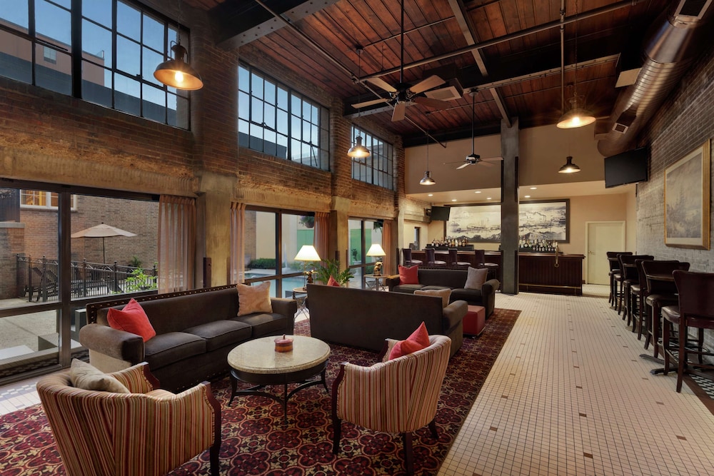 Hampton Inn & Suites New Orleans Convention Center — Restaurant & bars in New Orleans, Louisiana