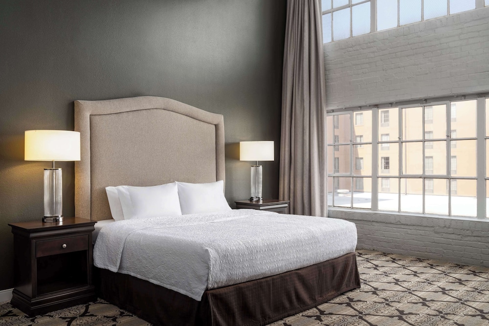 Hampton Inn & Suites New Orleans Convention Center — Hotel rooms in New Orleans, Louisiana