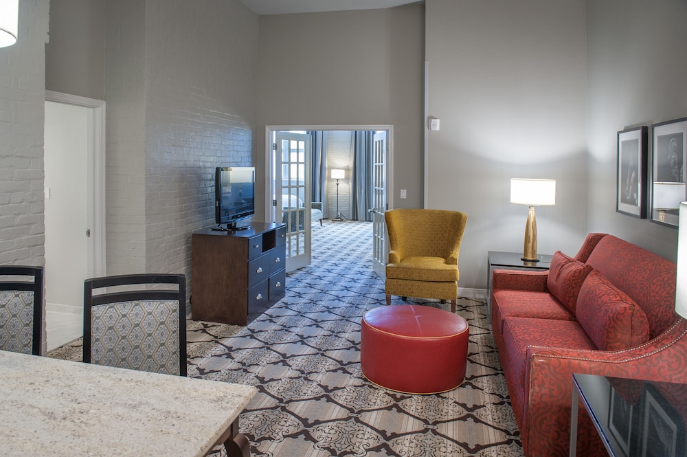 Hampton Inn & Suites New Orleans Convention Center — Hotel rooms in New Orleans, Louisiana