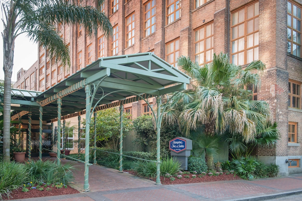 Hampton Inn & Suites New Orleans Convention Center — Hotel building in New Orleans, Louisiana