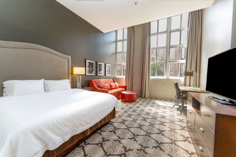 Hampton Inn & Suites New Orleans Convention Center — Hotel rooms in New Orleans, Louisiana