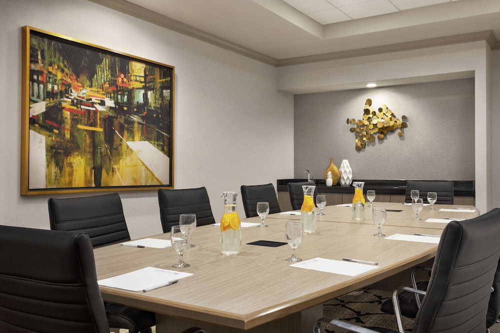 Hampton Inn & Suites New Orleans Convention Center — Restaurant & bars in New Orleans, Louisiana