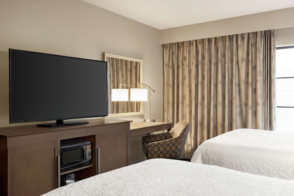 Hampton Inn & Suites New Orleans Convention Center — Hotel rooms in New Orleans, Louisiana