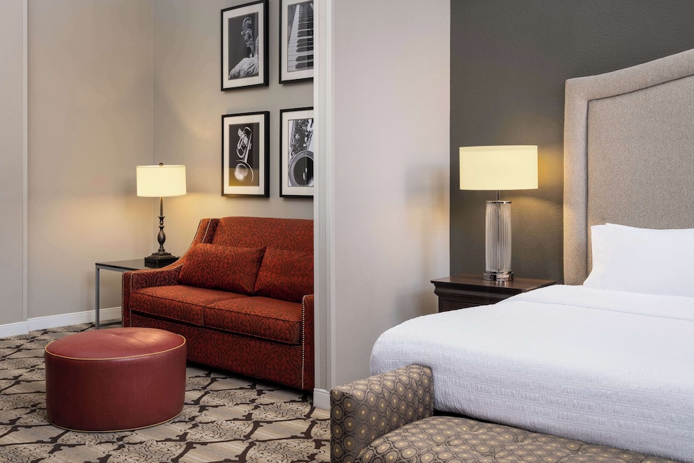 Hampton Inn & Suites New Orleans Convention Center — Hotel rooms in New Orleans, Louisiana