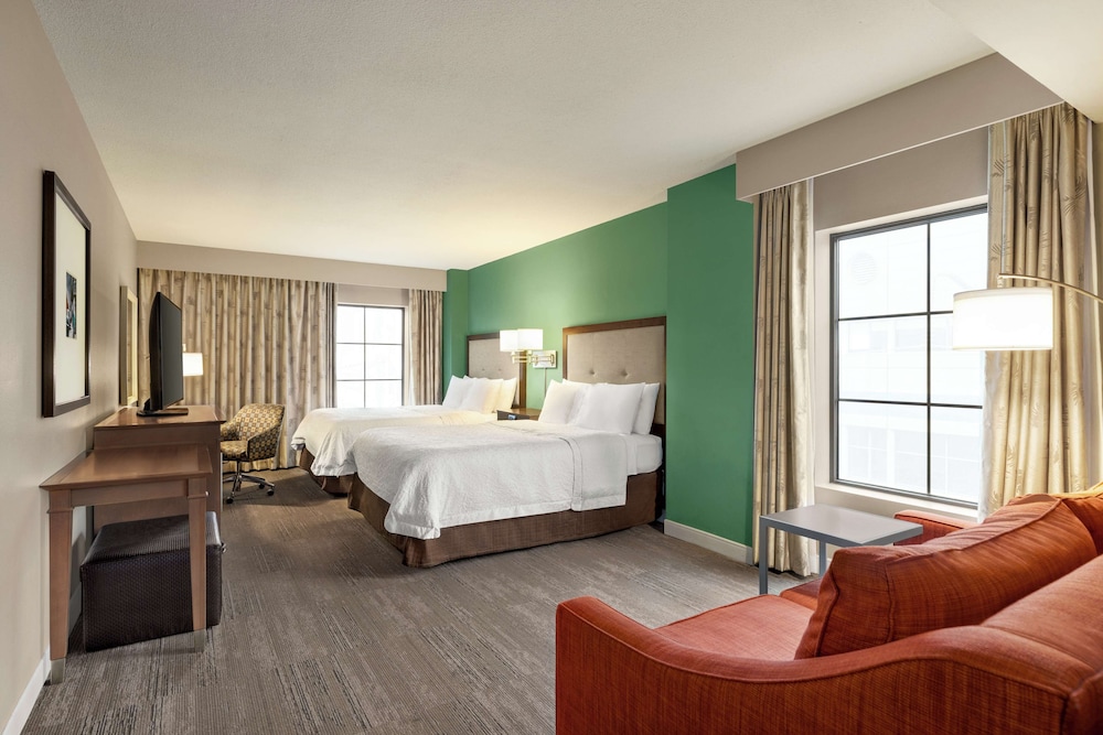 Hampton Inn & Suites New Orleans Convention Center — Hotel rooms in New Orleans, Louisiana