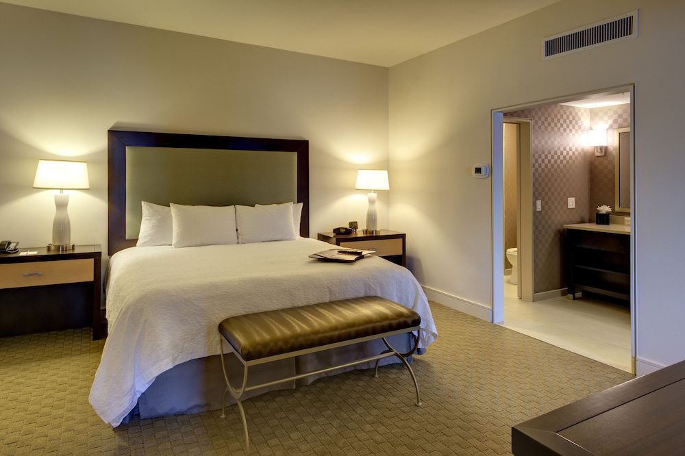 Hampton Inn & Suites New Orleans Downtown (French Qtr Area) — Hotel rooms in New Orleans, Louisiana